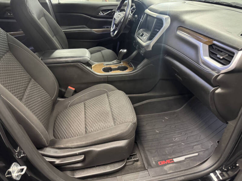 2017 GMC Acadia SLE-1