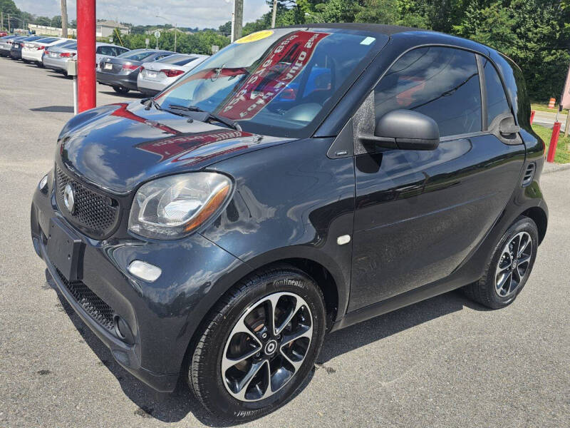 Used 2017 smart fortwo passion with VIN WMEFJ5DAXHK184159 for sale in Kingsport, TN