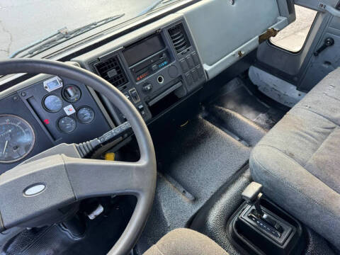 1993 Ford CF8000