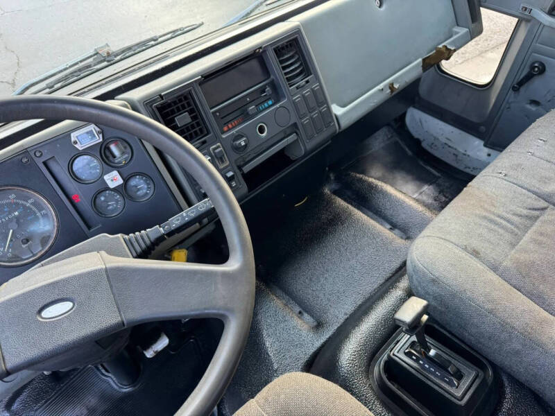 1993 Ford CF8000