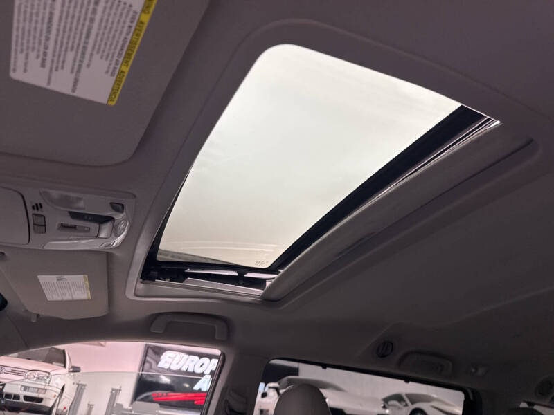 2011 Toyota Sienna XLE 7-Passenger