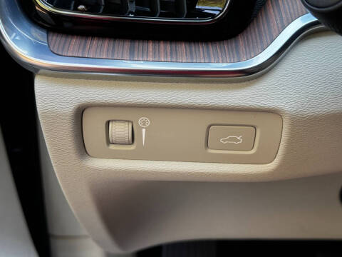 2022 Volvo S60 B5 Momentum