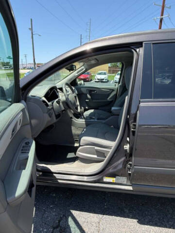 2017 Chevrolet Traverse LS