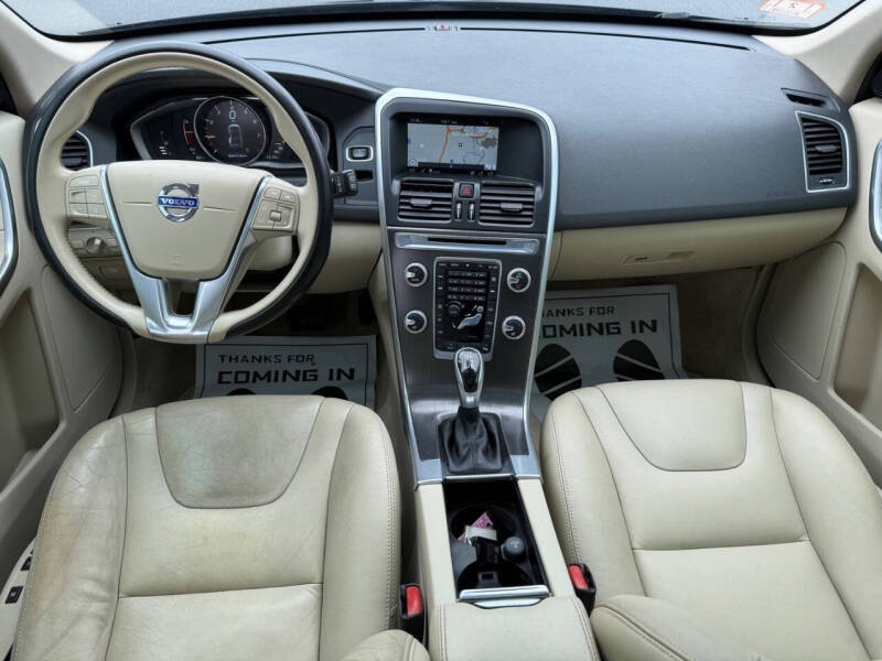 2016 Volvo XC60 T5 Drive-E Premier