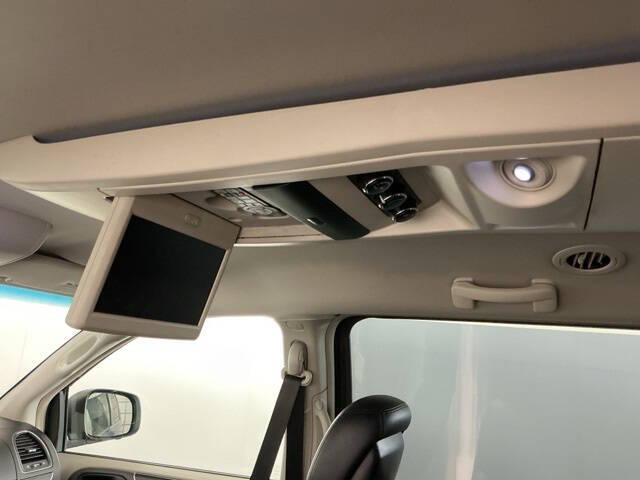 2013 Chrysler Town and Country Touring