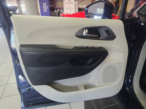 2020 Chrysler Pacifica Touring L