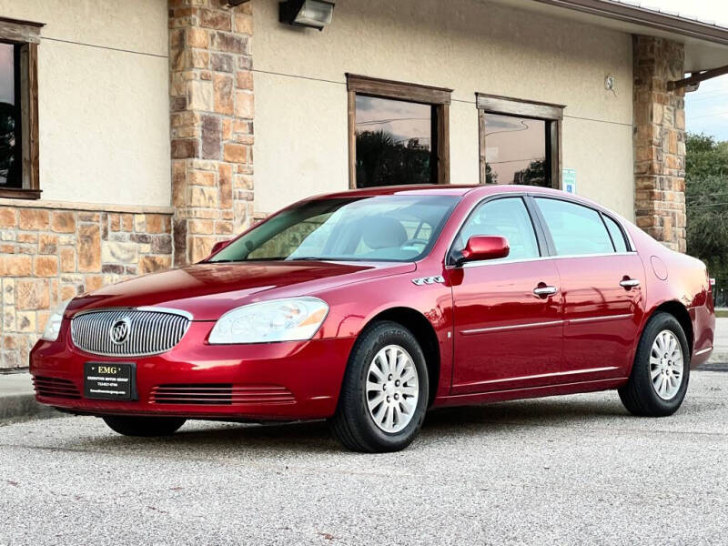 Buick Lucerne's photo