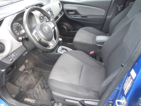 2015 Toyota Yaris 5-Door LE