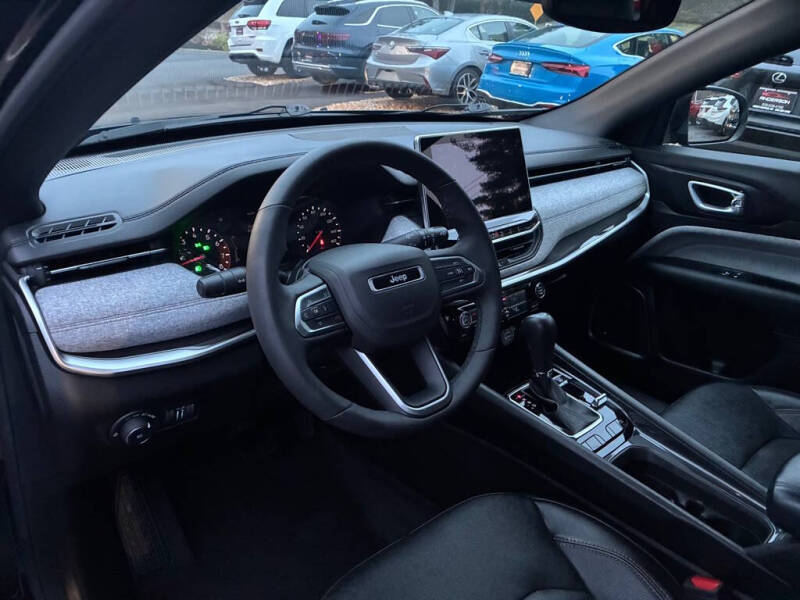 2023 Jeep Compass Latitude Lux