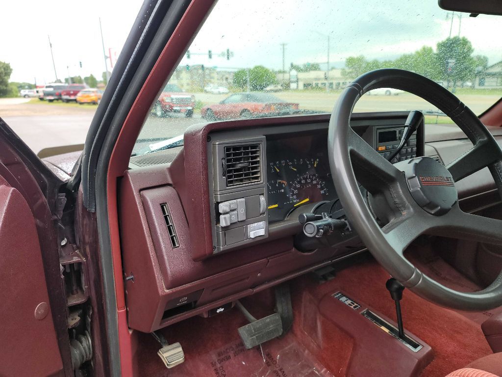 1993 Chevrolet Suburban 24