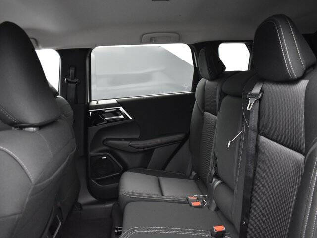 2026 Mitsubishi Outlander ES