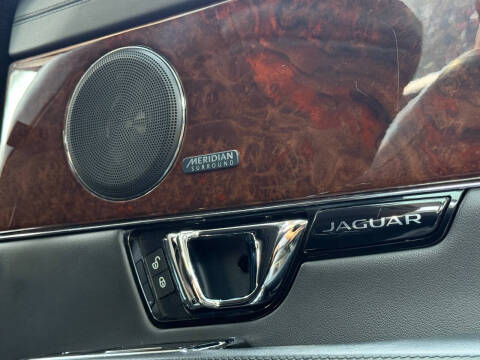 2016 Jaguar XJ R-Sport