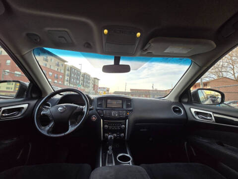 2015 Nissan Pathfinder SV