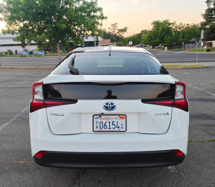 2019 Toyota Prius LE