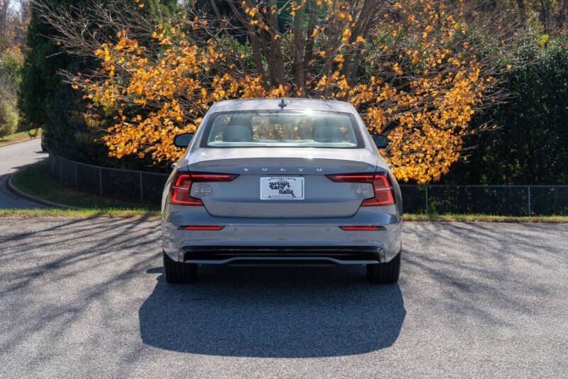 2024 Volvo S60 B5 Core Dark Theme