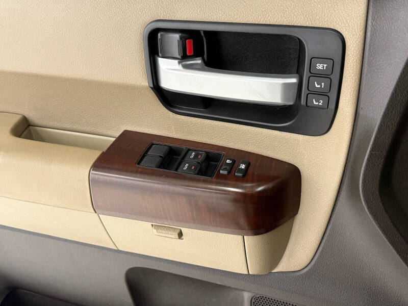 2011 Toyota Sequoia Platinum