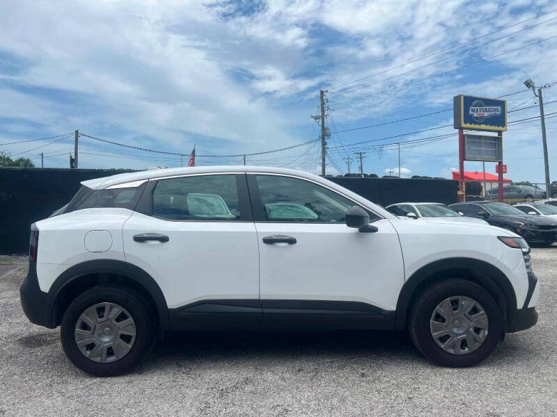 2025 Nissan Kicks S