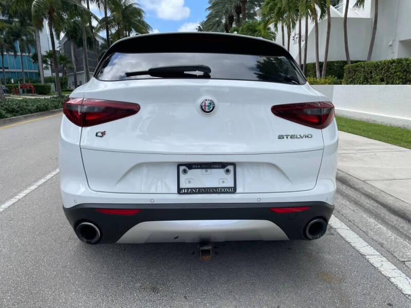 2018 Alfa Romeo Stelvio Sport