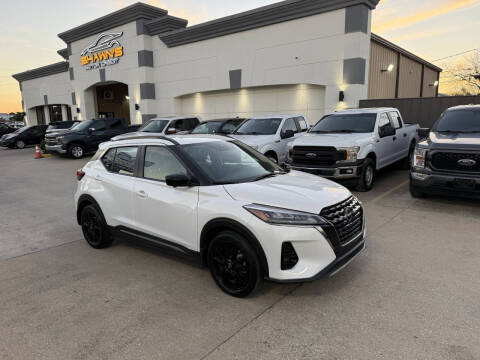 2022 Nissan Kicks SR