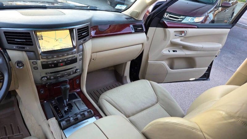 2011 Lexus LX 570