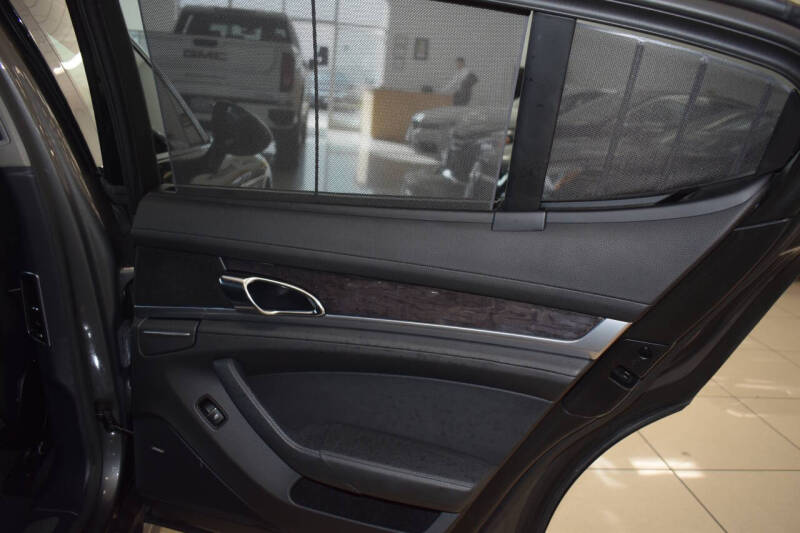 2016 Porsche Panamera Edition