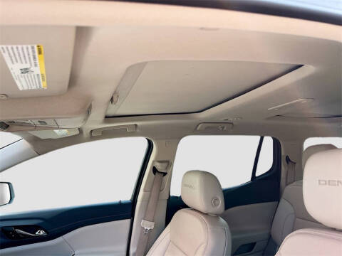 2023 GMC Acadia Denali