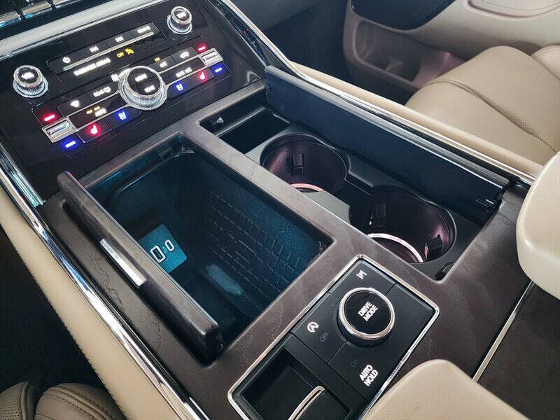 2023 Lincoln Navigator Standard