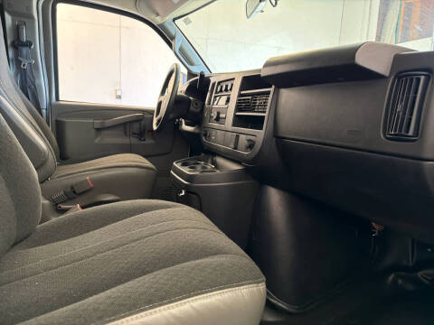 2024 Chevrolet Express 2500