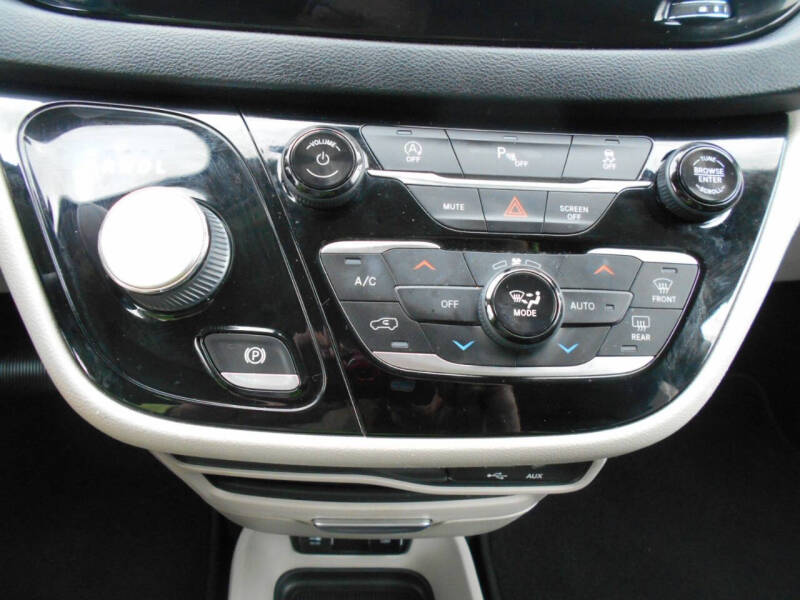 2020 Chrysler Pacifica Touring L