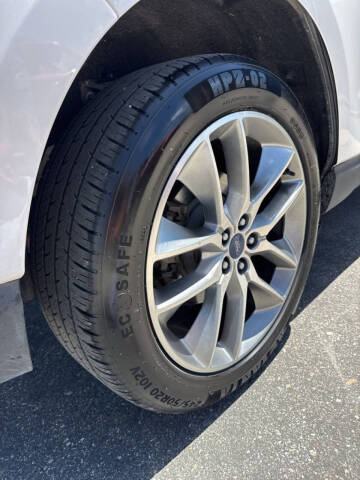 2017 Ford Edge Titanium