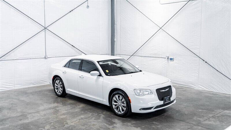 2022 Chrysler 300 Touring