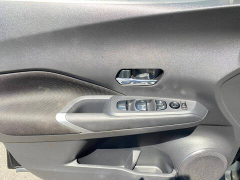 2022 Nissan Kicks SV