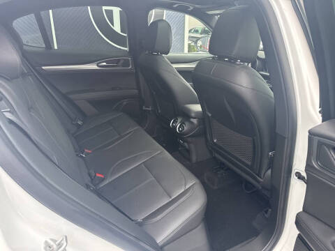 2025 Alfa Romeo Stelvio