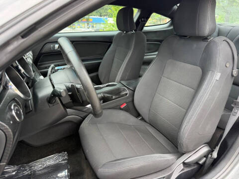 2016 Ford Mustang V6
