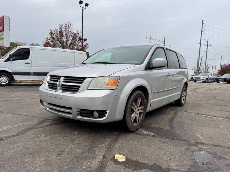 2010 Dodge Grand Caravan Crew's photo