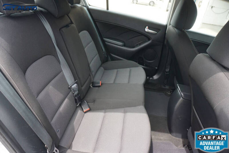 2017 Kia Forte5 LX