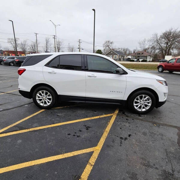 2018 Chevrolet Equinox LS photo 4