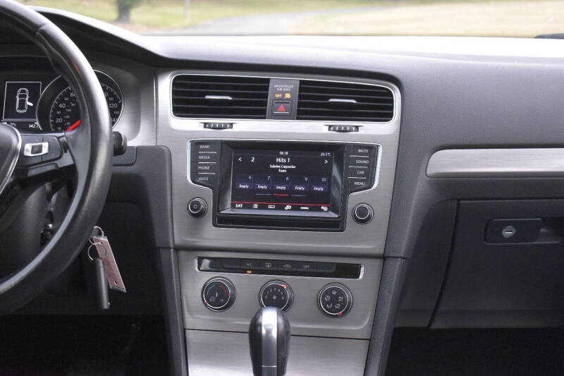 2015 Volkswagen Golf TSI S