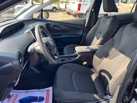 2022 Toyota Prius LE