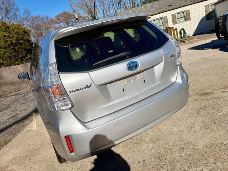 2012 Toyota Prius v Five