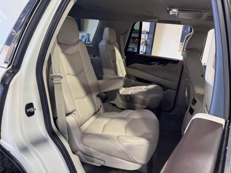 2015 Cadillac Escalade Luxury