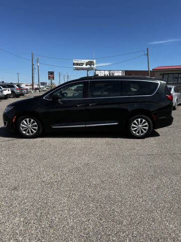 2017 Chrysler Pacifica Touring Plus
