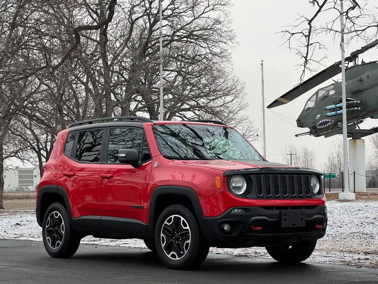 New 2023 Jeep Renegade Trailhawk Sport Utility in Burnsville #NT70998