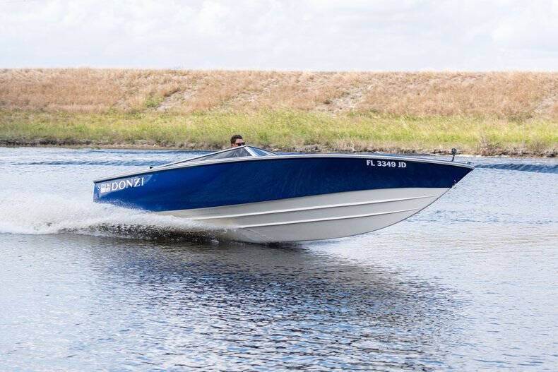 1994 Donzi Marine Classic 22
