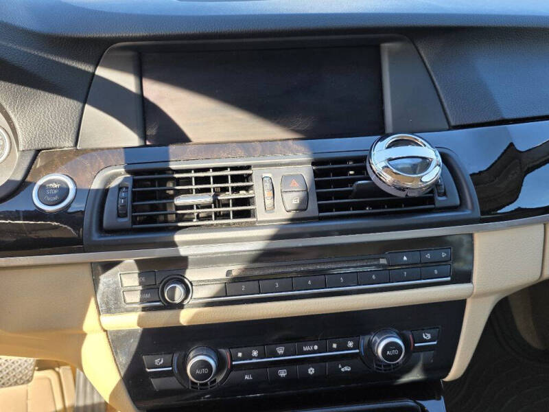 2011 BMW 5 Series 528i