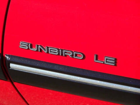 1990 Pontiac Sunbird LE