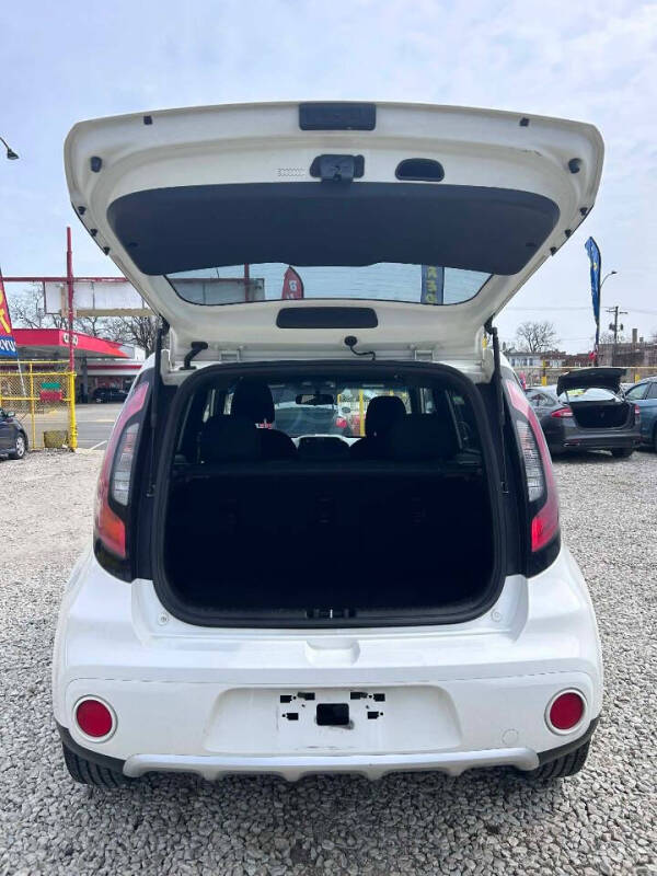 2017 Kia Soul +