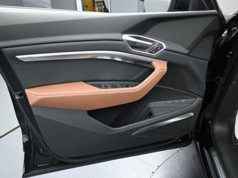 2024 Audi Q8 e-tron quattro Premium Plus