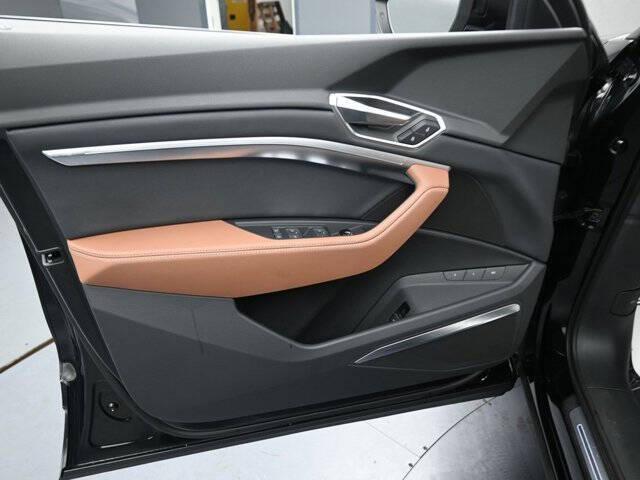 2024 Audi Q8 e-tron quattro Premium Plus