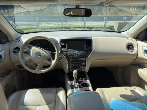 2013 Nissan Pathfinder Platinum